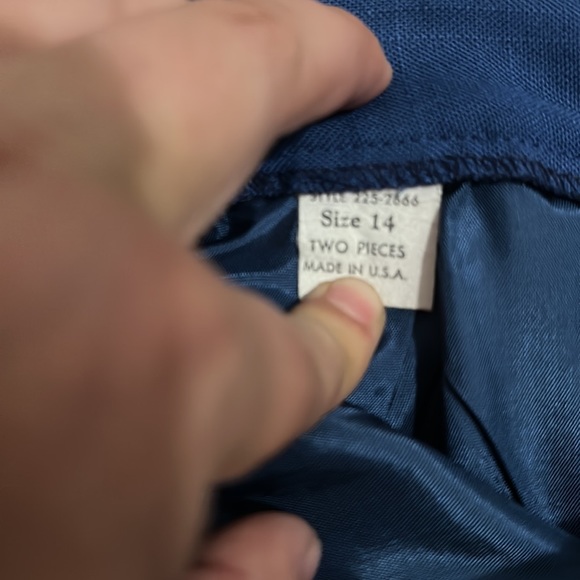 Vintage suit with skirt - Picture 6 of 8